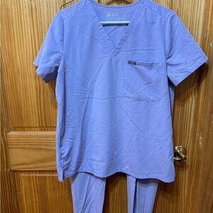 Women’s size medium Figs Scrubs
